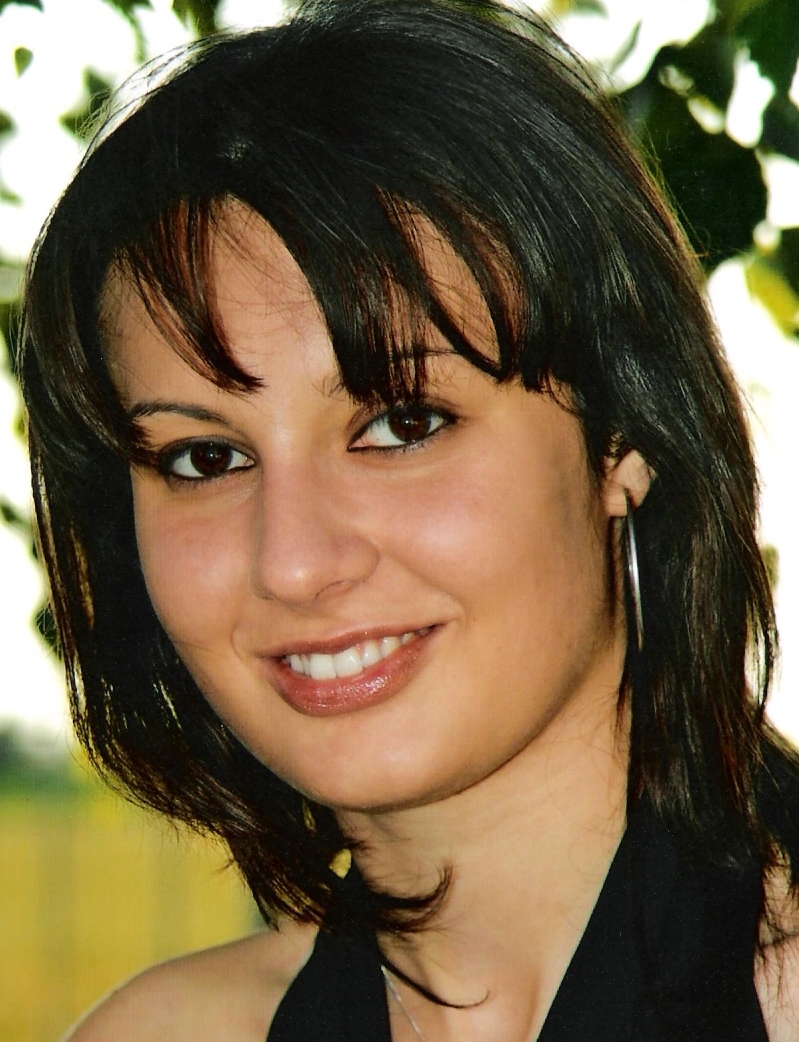 elena.jpg elena.jpg